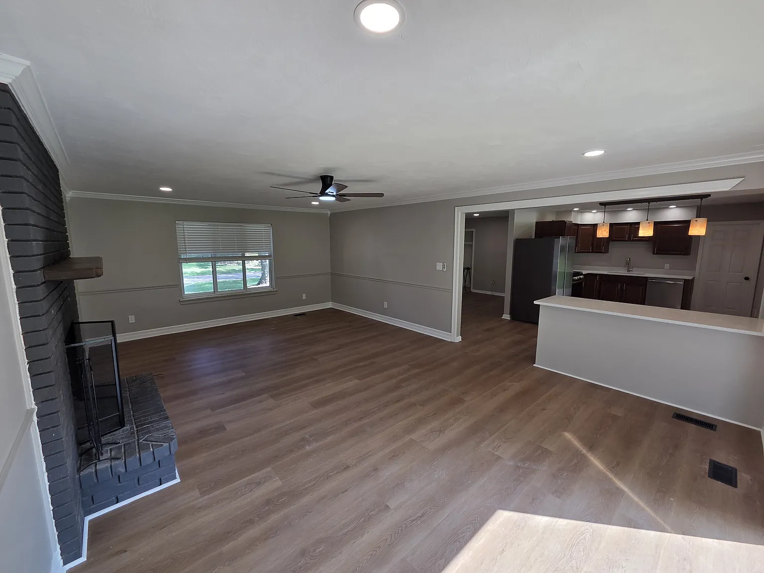 3 bed, 1401 sqft, $2,375 — Photo 4