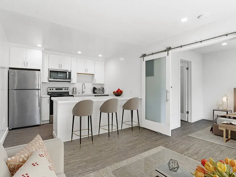 Parkwood Apartments — Photo 31
