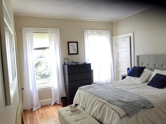 5th image of 37 Bayard St #37