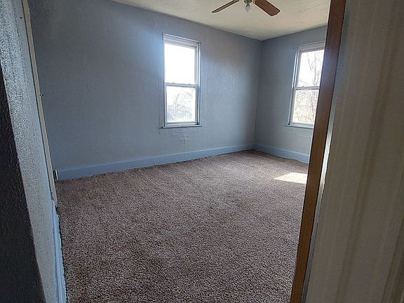 5th image of 1913-1915 Victoria Ave #1