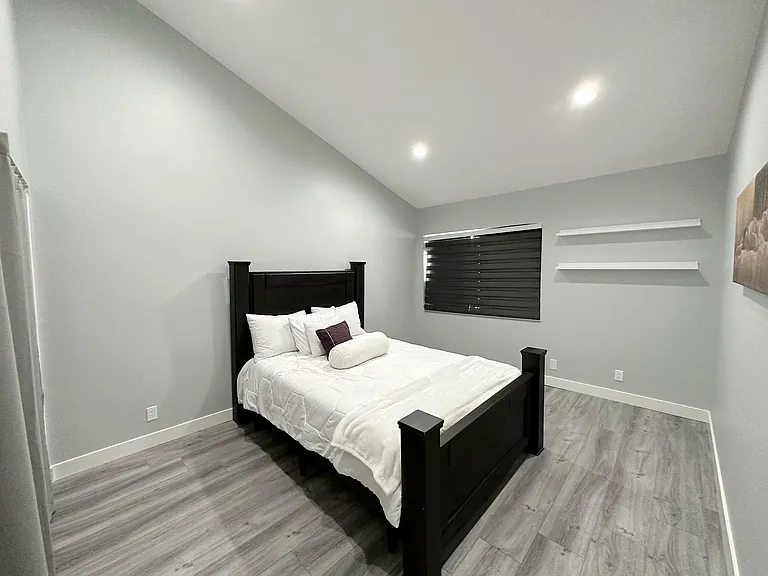 13653 Wyandotte St #3 — Photo 18