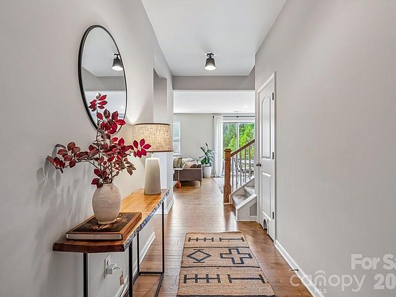 3rd image of 1809 Shelbourne Way