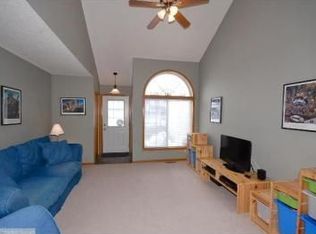 995 106th Ln NW APT 44, Coon Rapids, MN 55433