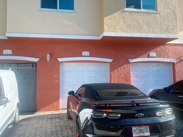 3340 Palomino Dr, Hollywood, FL 33024