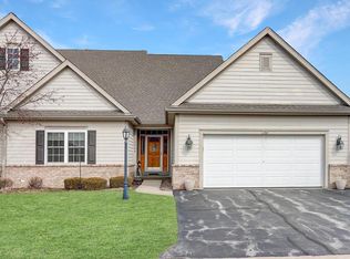 1764 Cedar Ridge Dr, Slinger, WI 53086