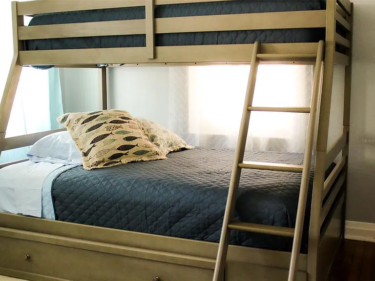 4115 W San Pedro St — Photo 11