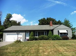 4 Old Orchard Rd, Wilbraham, MA 01095