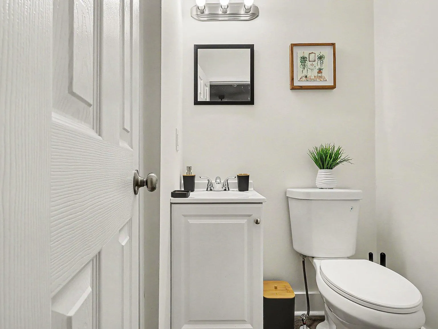 1 bed, 1.0 bath, 250 sqft, $1,434 — Photo 1