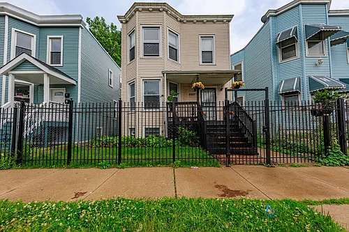 4847 W Potomac Ave #2 Photo 1