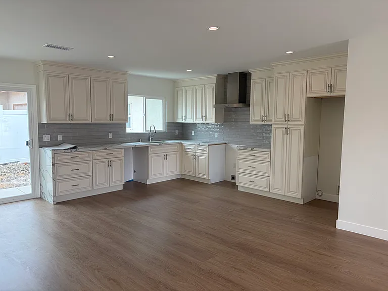 2641 Elden Ave #A — Photo 1