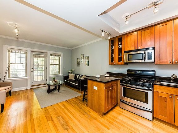 5th image of 2237.5 N Lincoln Ave #1B