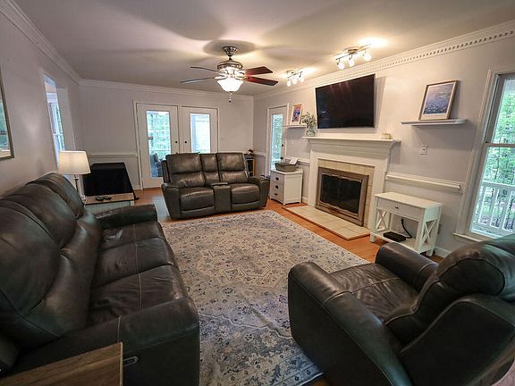 4th image of 2013 Fox Den St