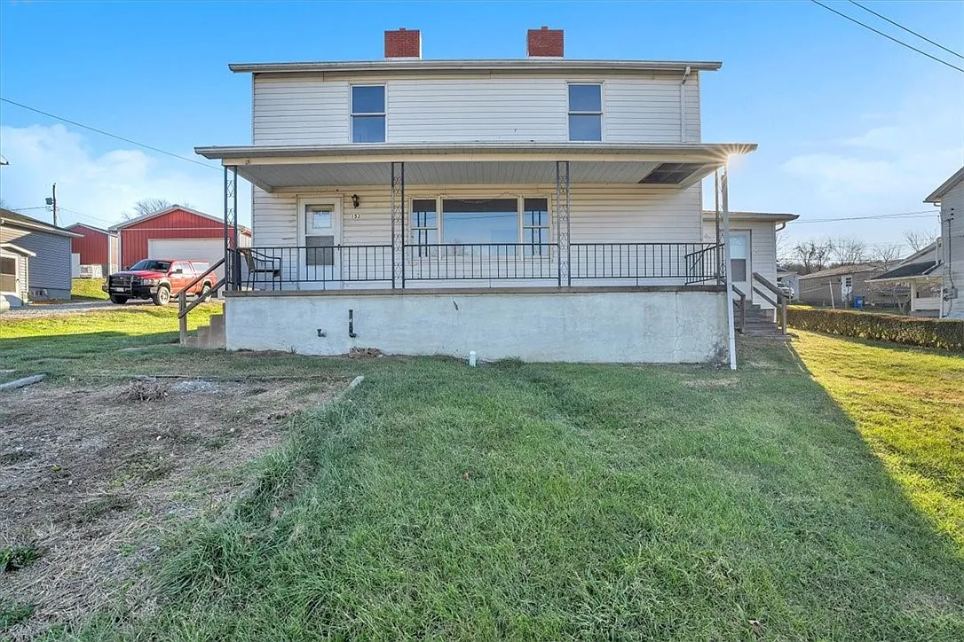 153 Newtown Rd photo 1