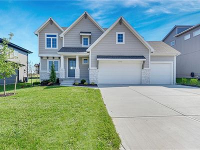 22070 W 100th Ter, Lenexa, KS, 66220