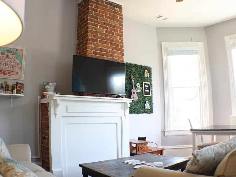 318 W Duffy St #B — Photo 11