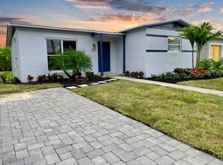 301 Ocean Pkwy, Ocean ridge, FL 33435