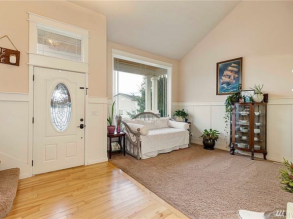 4th image of 665 Joy St