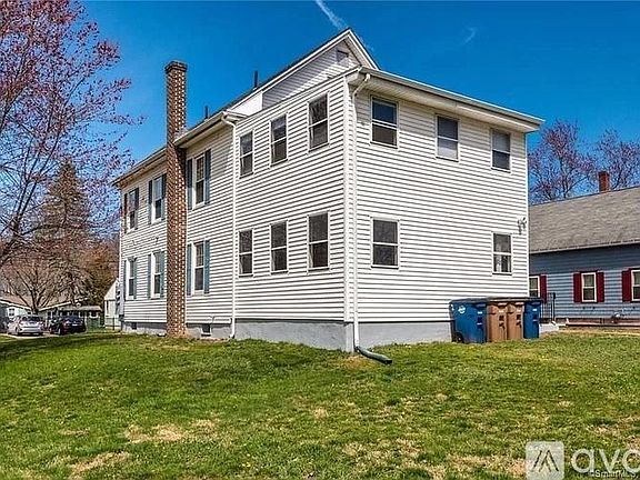 2nd image of 53 Franklin St #2