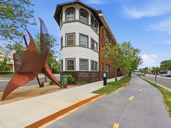 2nd image of 2107 Hennepin Ave APT 11