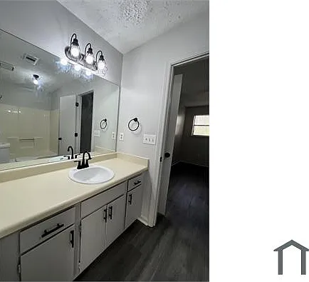 2 bed, 900 sqft, $1,349 — Photo 3
