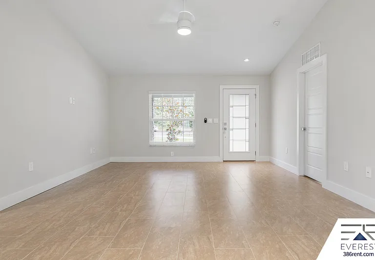 12 Walt Pl — Photo 10