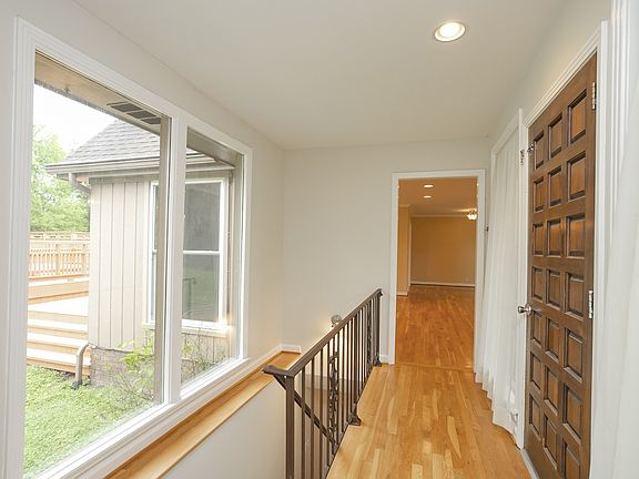 2nd image of 512 Hillwood Dr