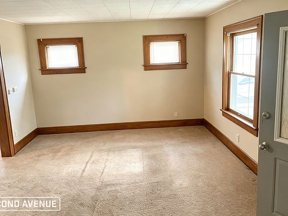 3rd image of 140 Conrad St