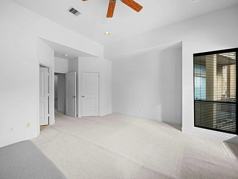 2413 Ralph St #9 — Photo 14
