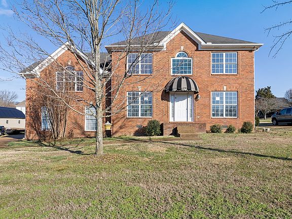 3rd image of 138 Huntington Pl