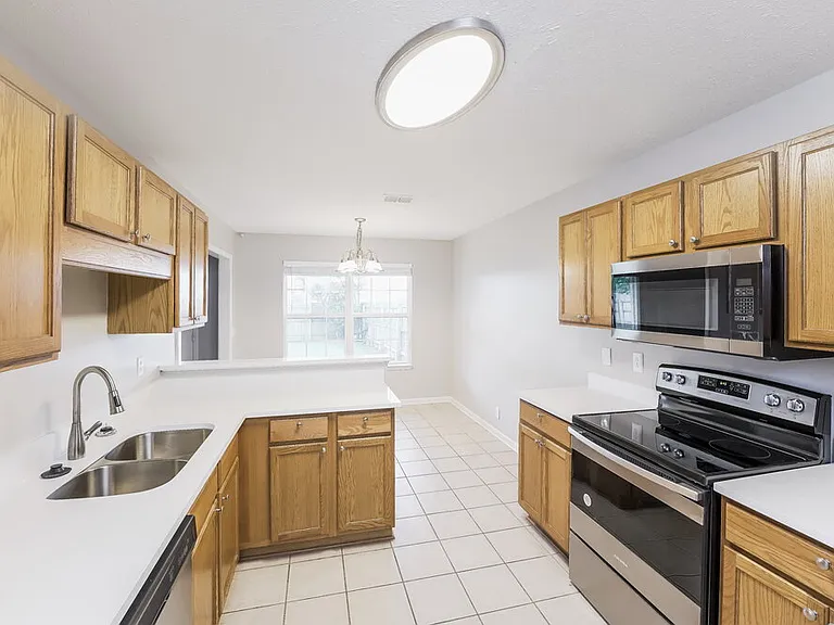 1547 Saint Andrews Dr — Photo 8