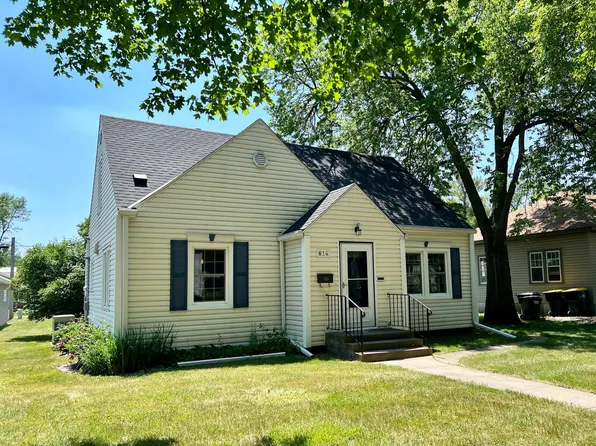614 E 5th St, Redwood Falls, MN 56283