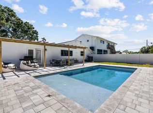 5910 Denver St NE #1, Saint Petersburg, FL 33703
