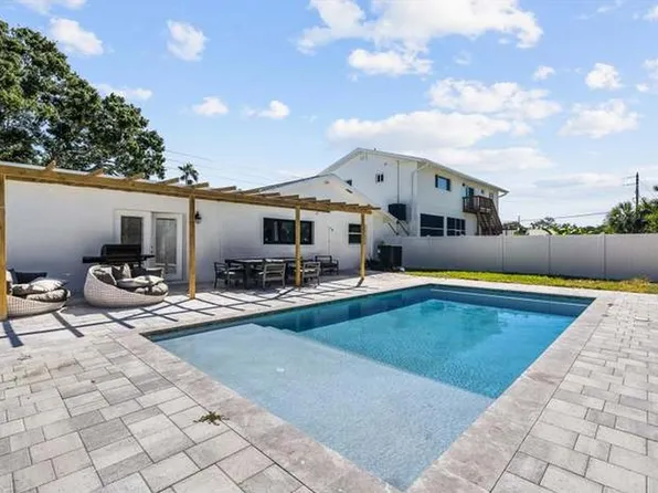 5910 Denver St NE #1, Saint Petersburg, FL 33703