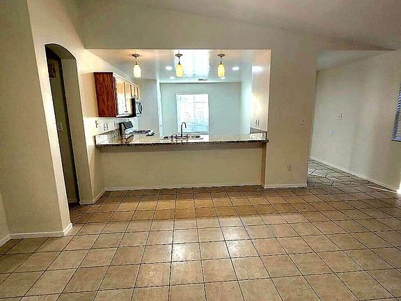 3rd image of 4316 Range Dr