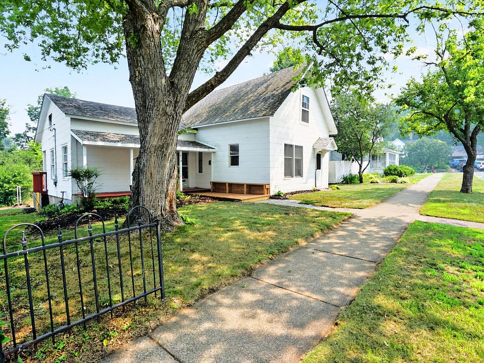 1st image of 619 Locust St