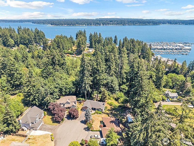 2nd image of 2052 NE Marina Vista Court