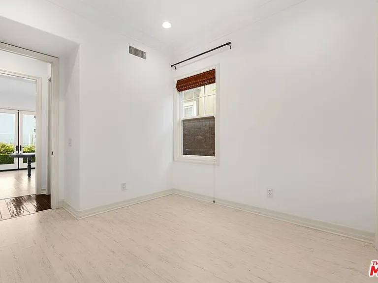 7391 Coastal View Dr — Photo 11