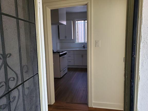 4th image of 1217 Douglas St APT 102
