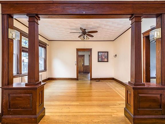 3rd image of 32 Pinehurst Ave