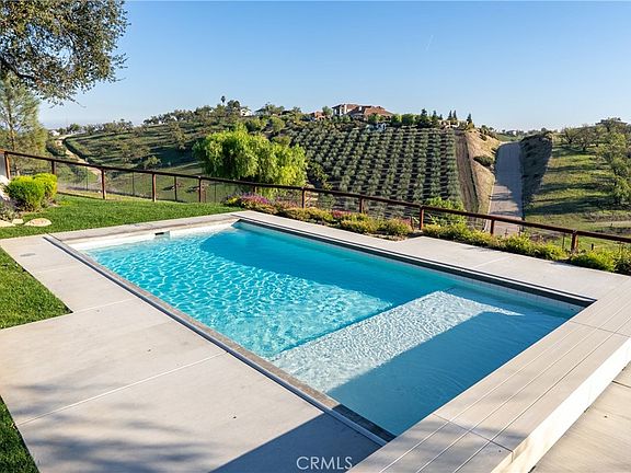 3rd image of 550 Villa Lots Rd