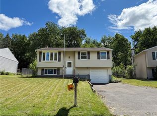 5512 Taormina Dr, Clay, NY 13041