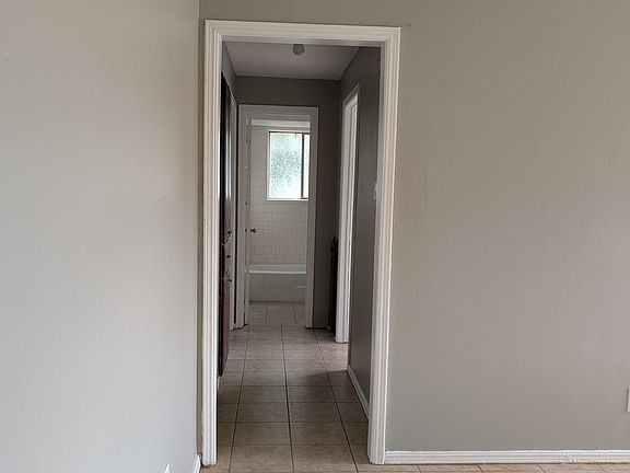 5th image of 3416 Eastwood Cir