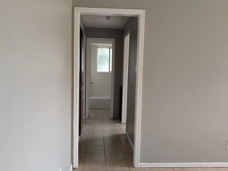 3416 Eastwood Cir — Photo 5