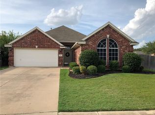9157 Riverfalls Dr, Fort Worth, TX 76118