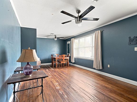 5th image of 210 Smith St