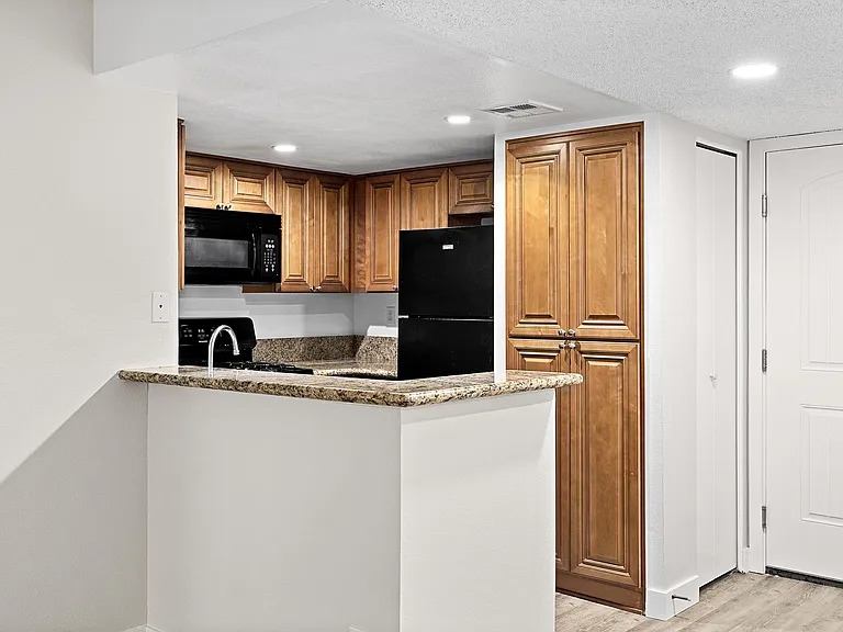Woodland Trio Apartments — Photo 27