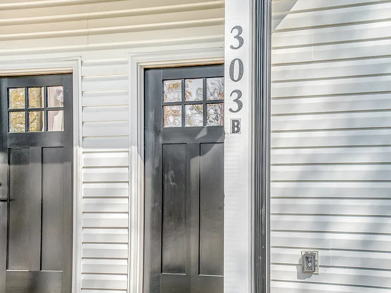 303 2nd Ave #B — Photo 9