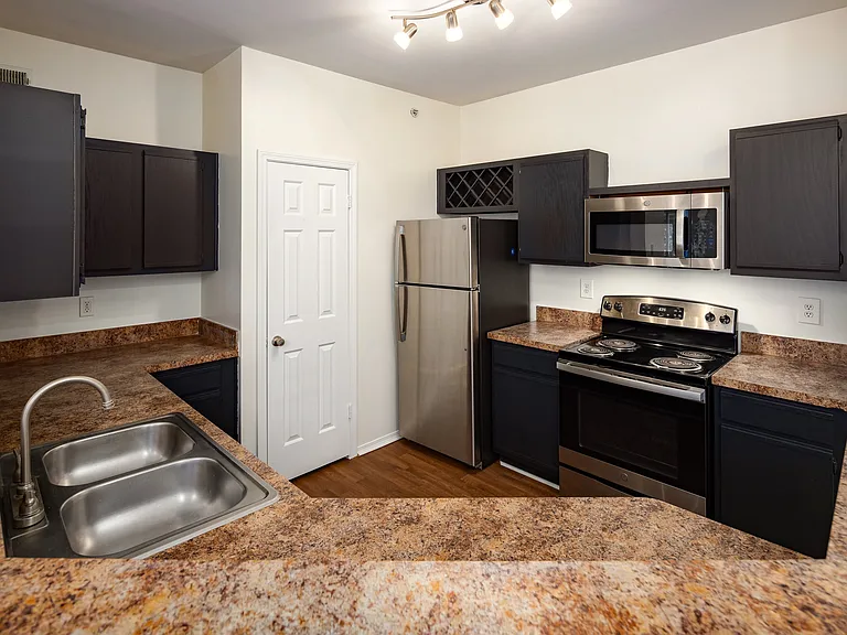 Wesley St. James Apartments at Sandy Springs — Photo 21