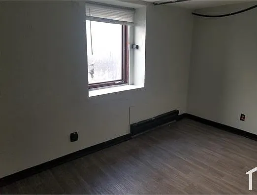 5 bed, 2600 sqft, $2,895 — Photo 4