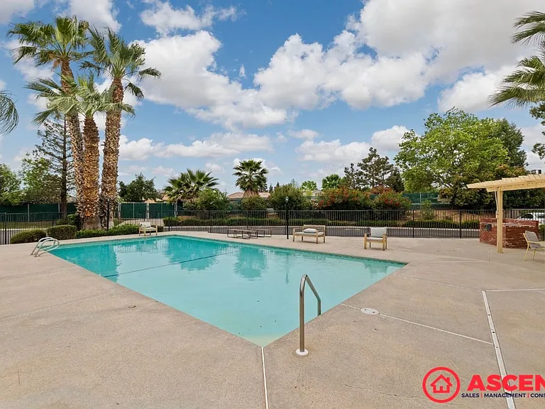 14500 Las Palmas Dr #32 — Photo 18
